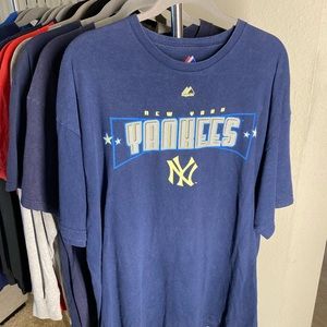 New York Yankees Majestic T-Shirt
size: XXL